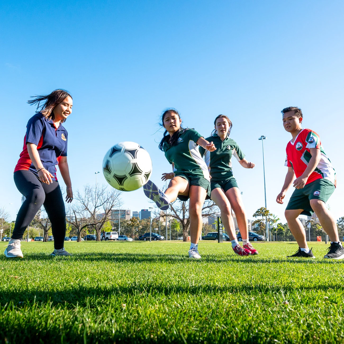 围绕基耶萨 围绕基耶萨